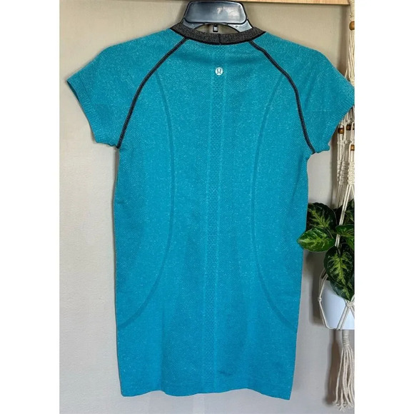 Lululemon Swiftly Tech Short Sleeve Tee Women's Size 6 Turquoise - Picture 6 of 6